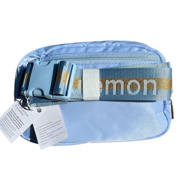 NWT Lululemon Everywhere Belt Bag 1L Wordmark Strap in Baby Blue - Picture 6 of 8